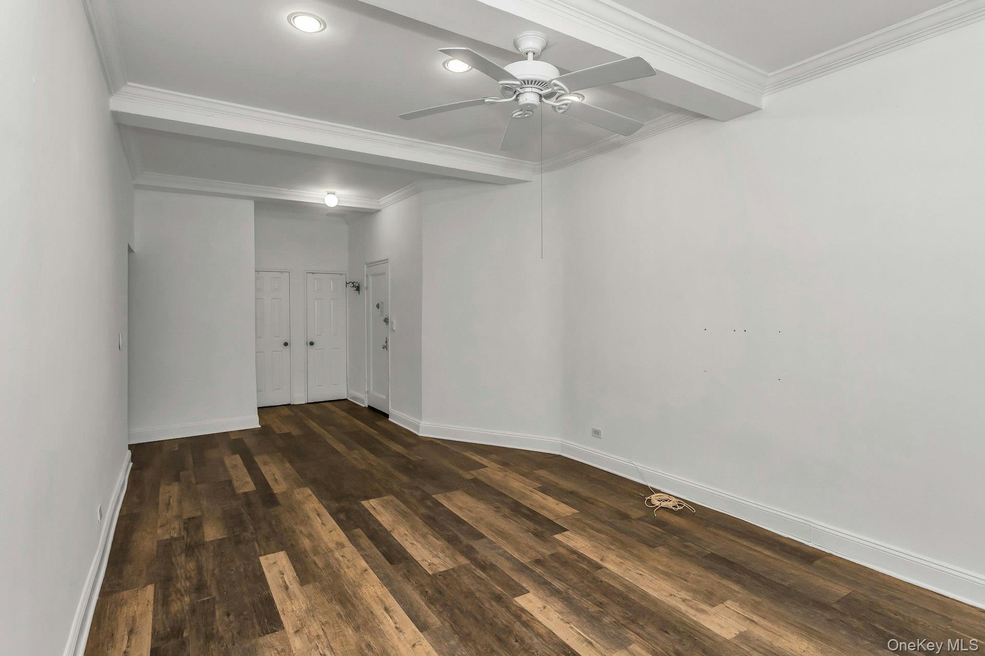 67-25 Clyde Street 1g Property Photo 10
