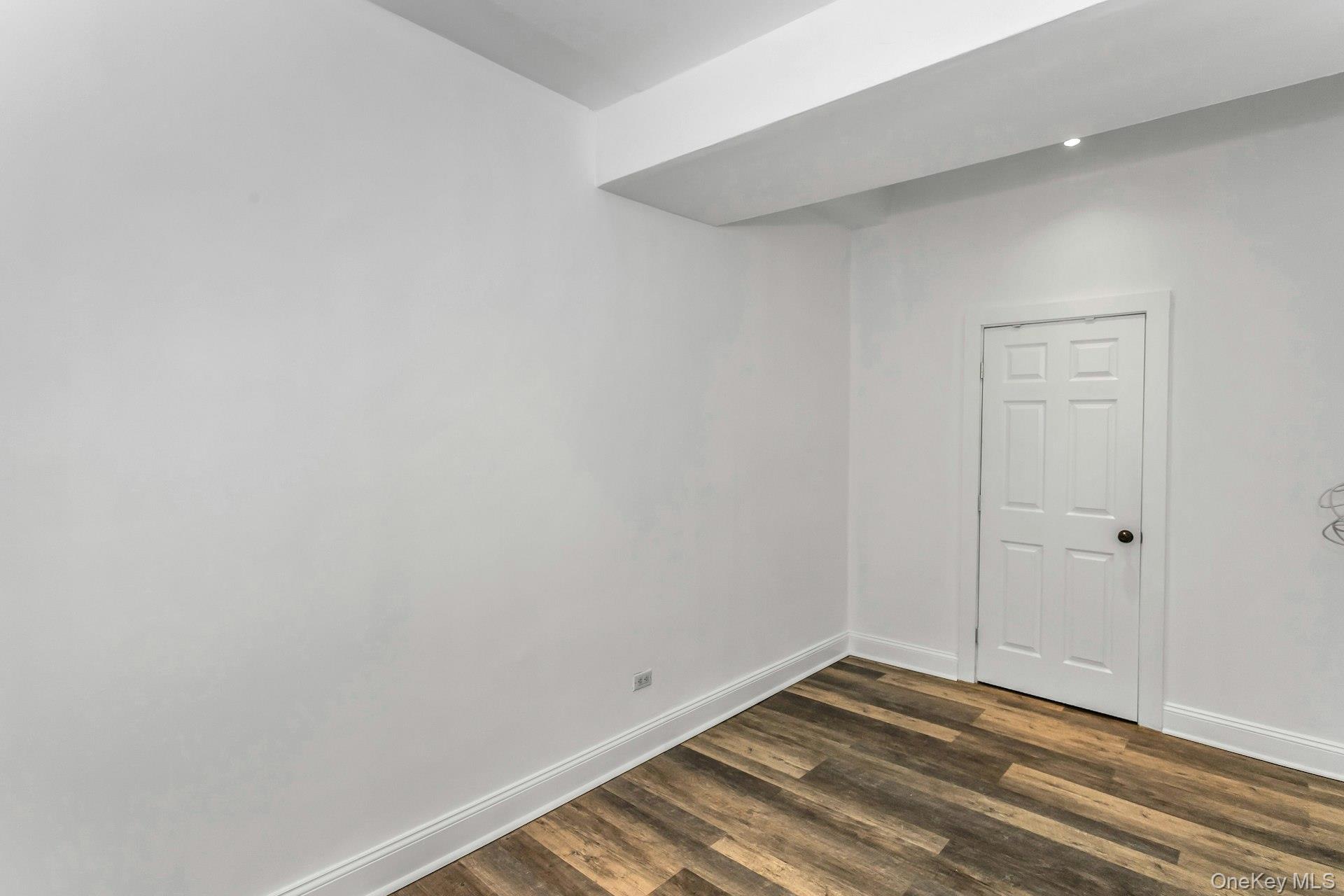 67-25 Clyde Street 1g Property Photo 15