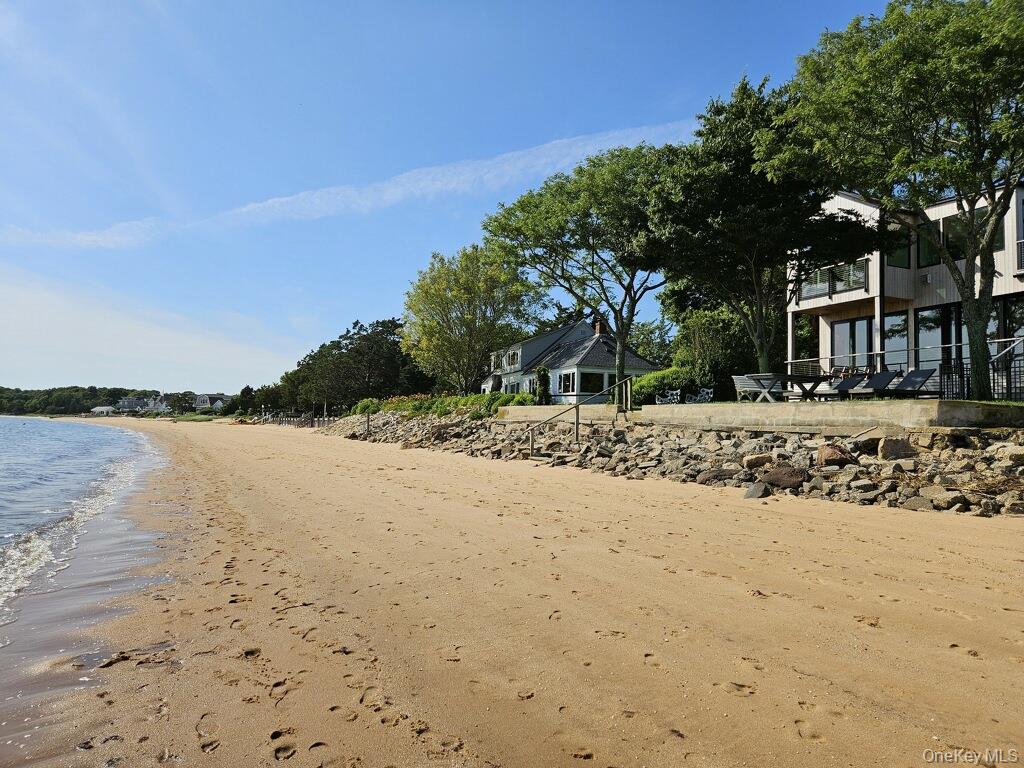 599 Peconic Bay Boulevard Property Photo 6