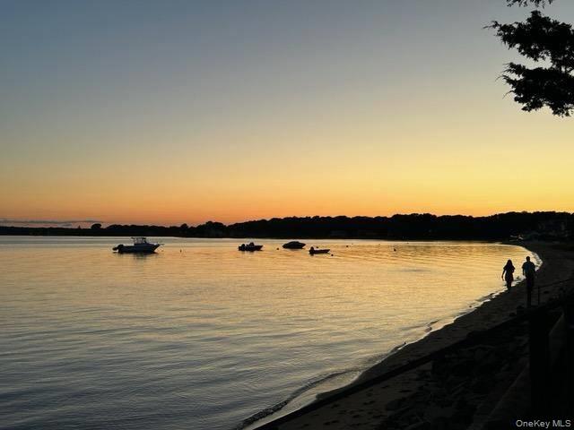 599 Peconic Bay Boulevard Property Photo 12