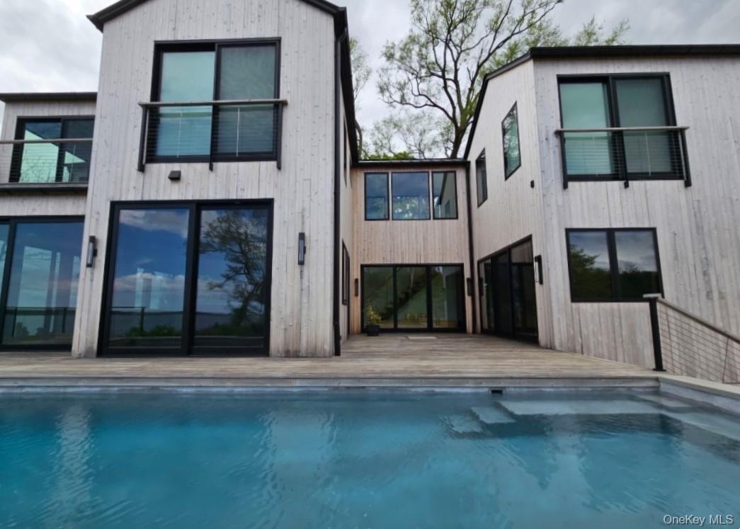 599 Peconic Bay Boulevard Property Photo 38