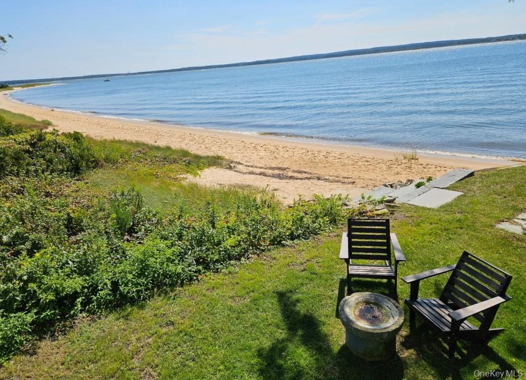 599 Peconic Bay Boulevard Property Photo 41
