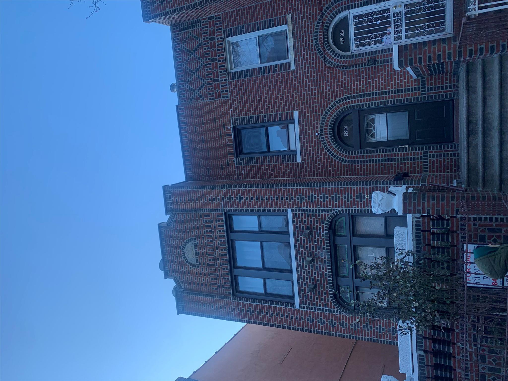 Is 145 Joseph Pulitzer Real Estate Listings Main Image