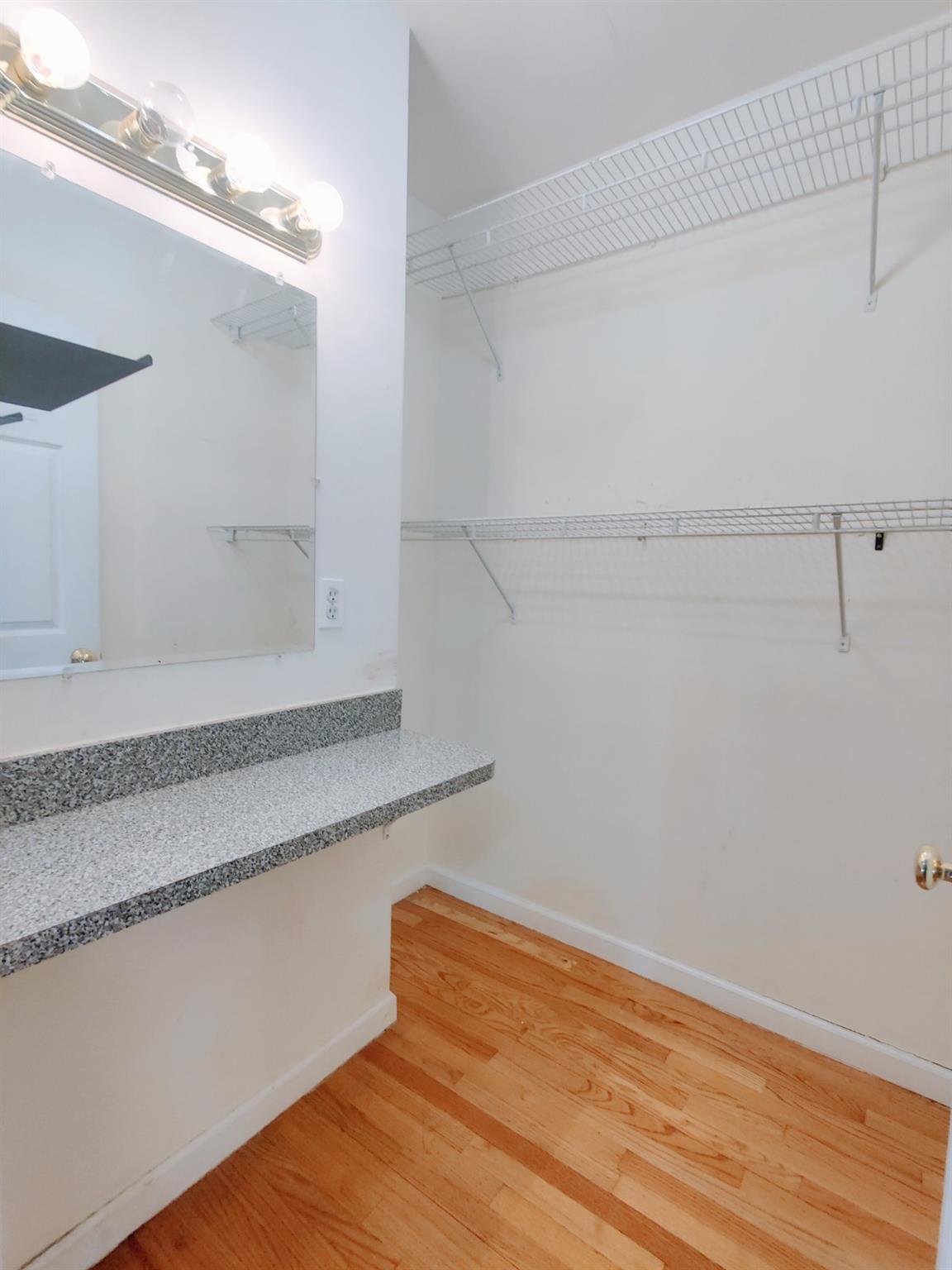 2540 32nd Street Property Photo 3