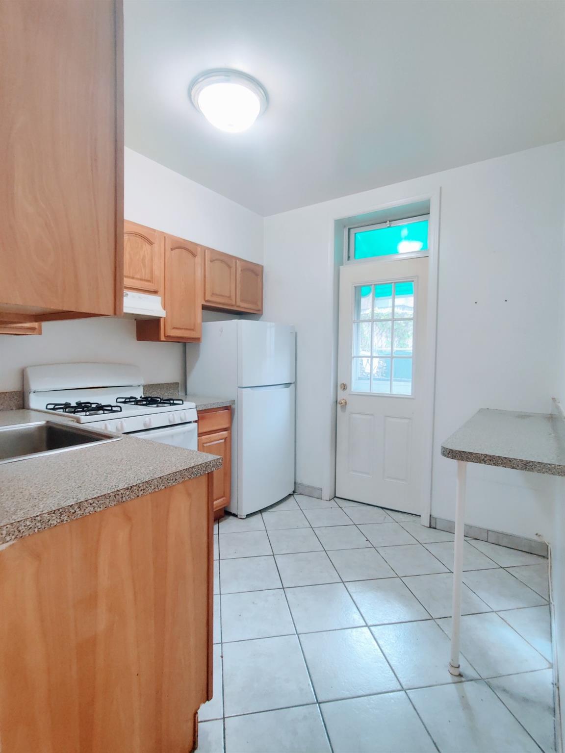 2540 32nd Street Property Photo 5
