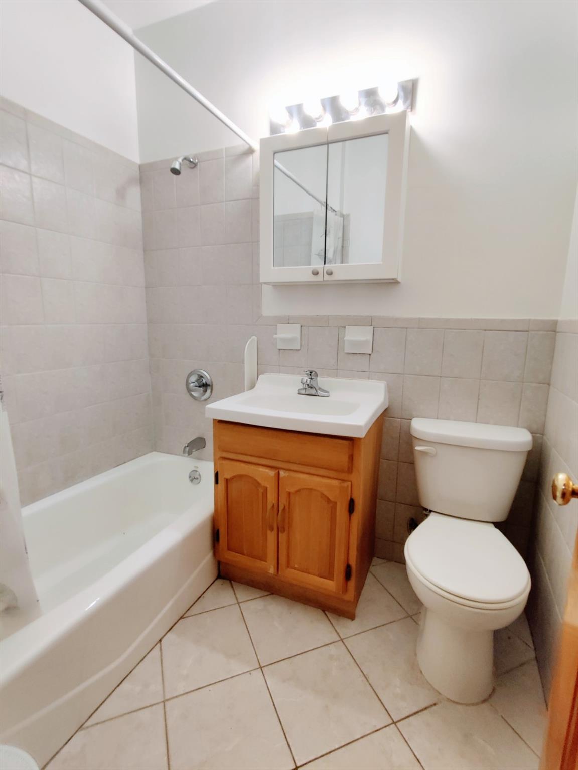 2540 32nd Street Property Photo 9