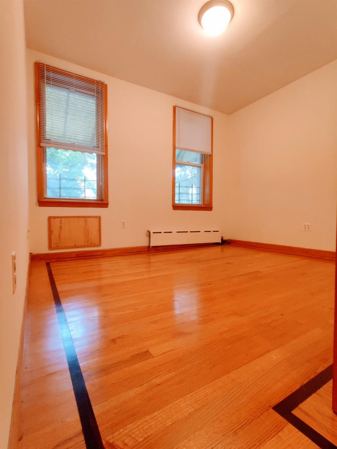 2540 32nd Street Property Photo 12