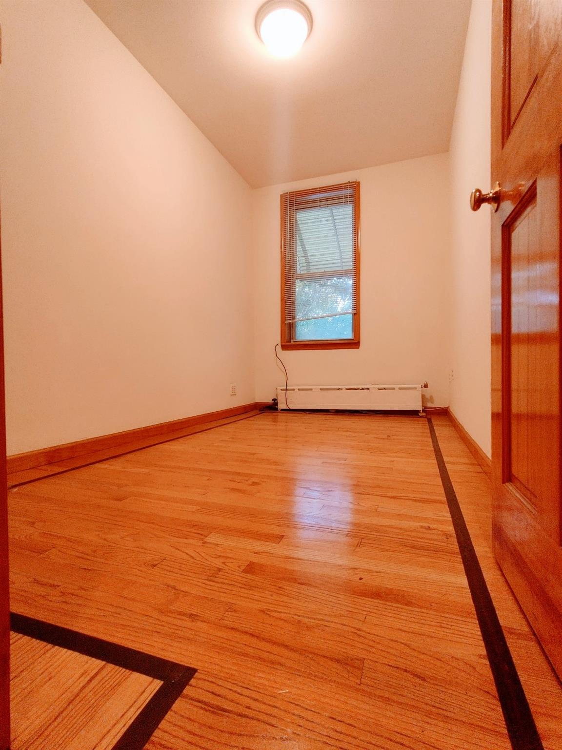 2540 32nd Street Property Photo 18