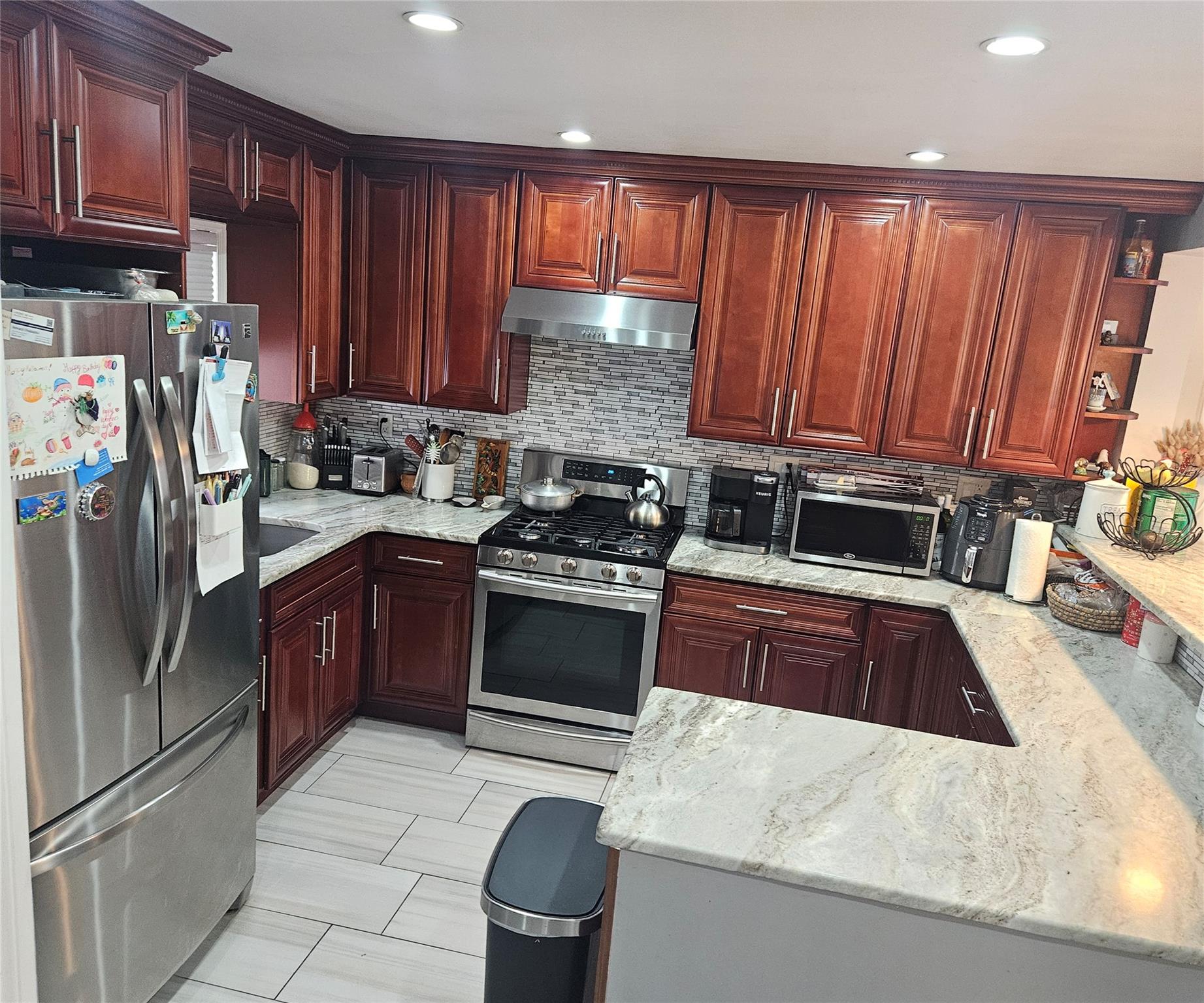 31 S Grove Street Property Photo