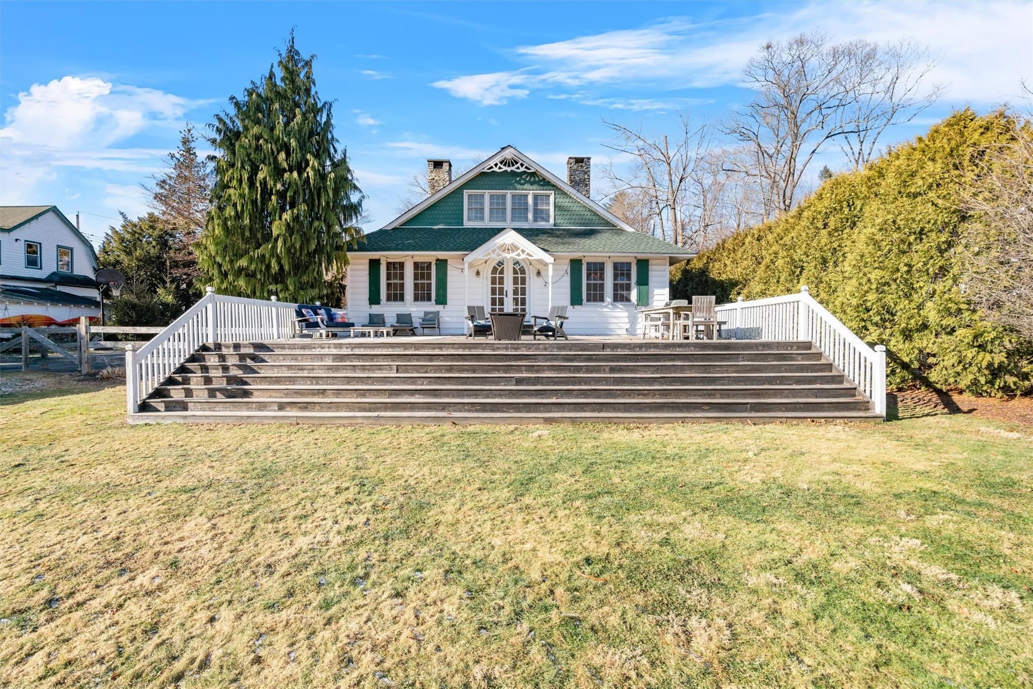 10 Woodbine Avenue Property Photo