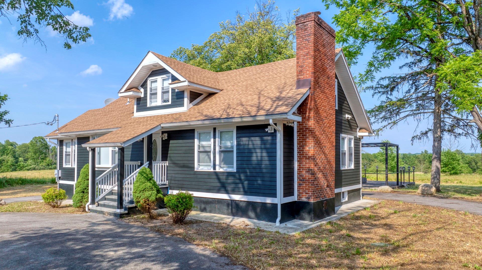 1091 Albany Post Road Property Photo