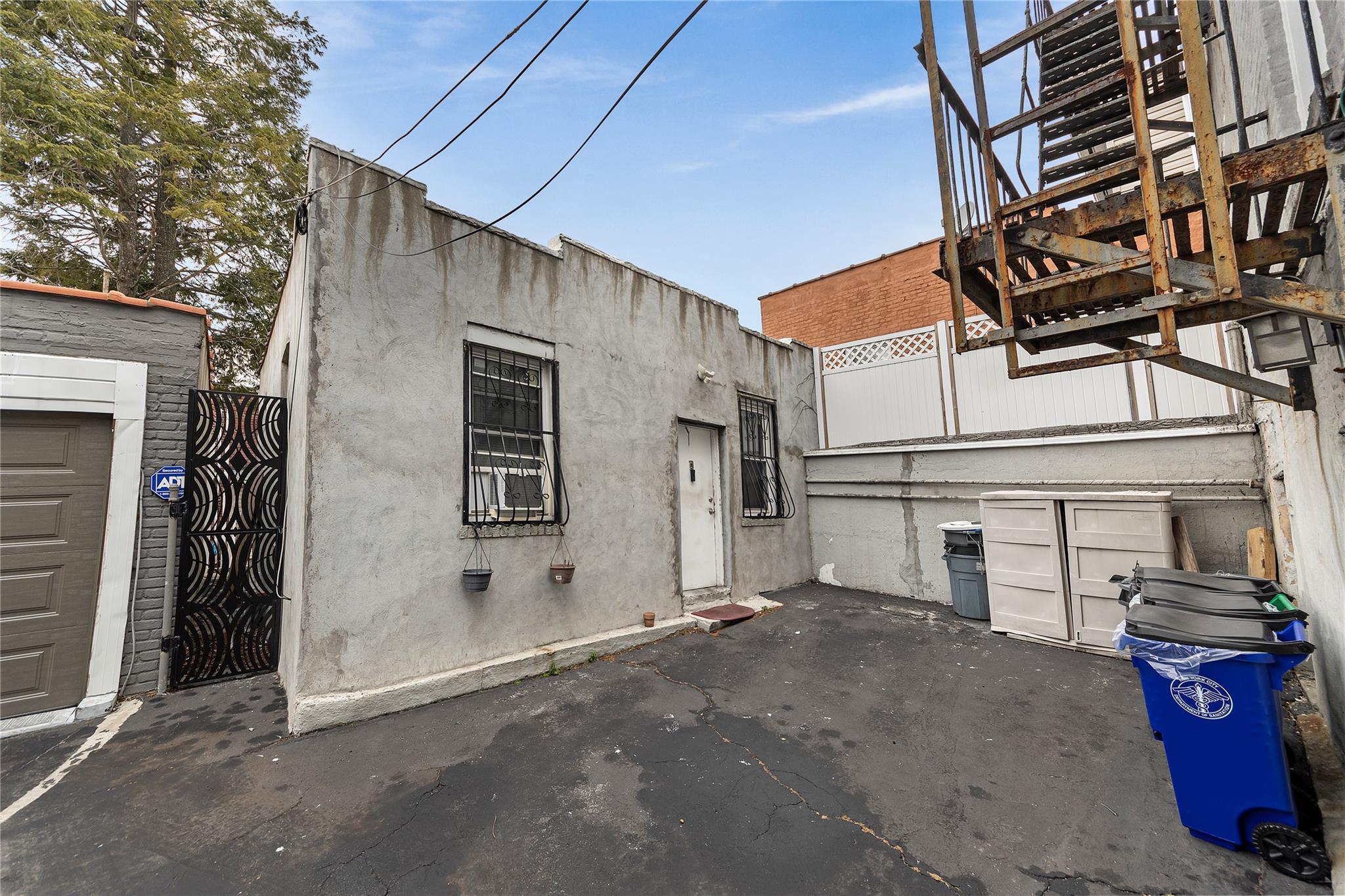 2547 Radcliff Avenue Property Photo 17