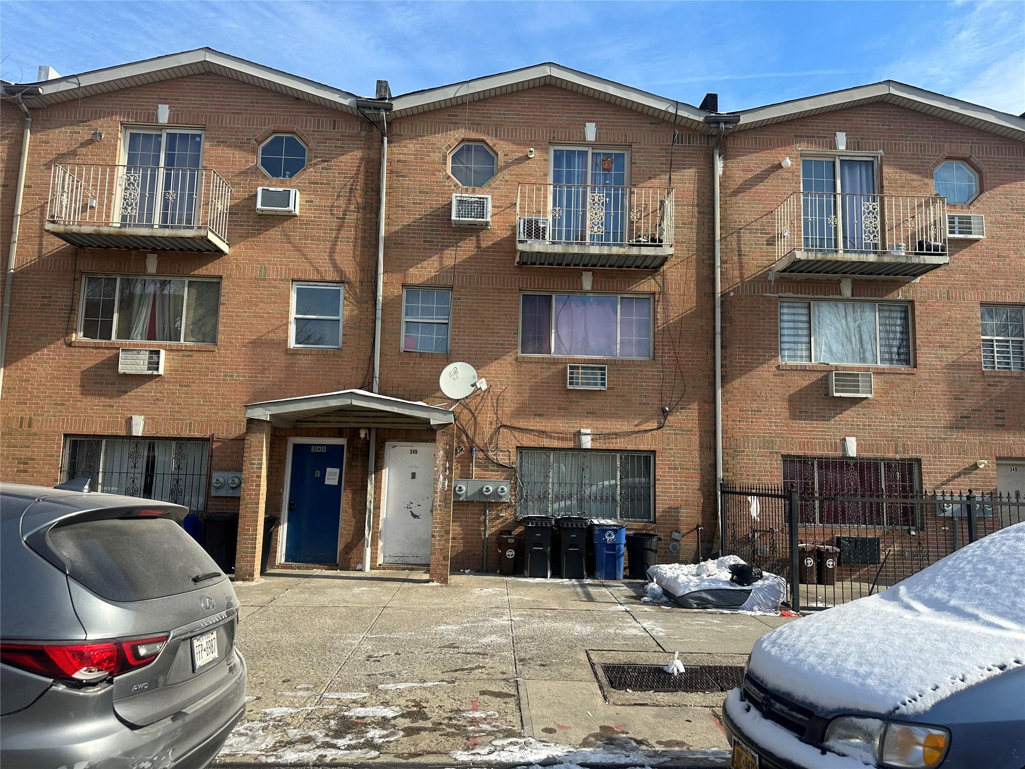 345 Herzl Street Property Photo 4