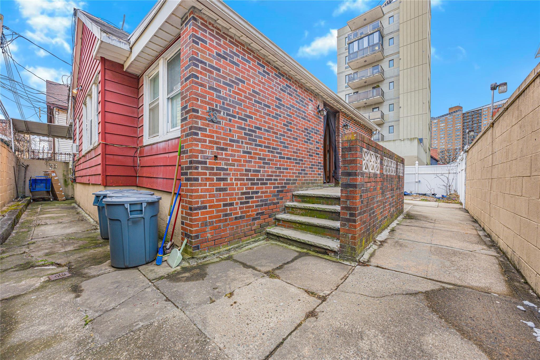 38 Brighton 1st Walk Property Photo