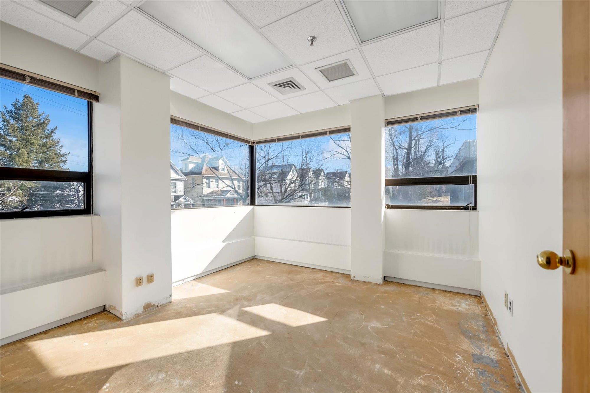 1 Summit Avenue 2nd Floor Property Photo 2
