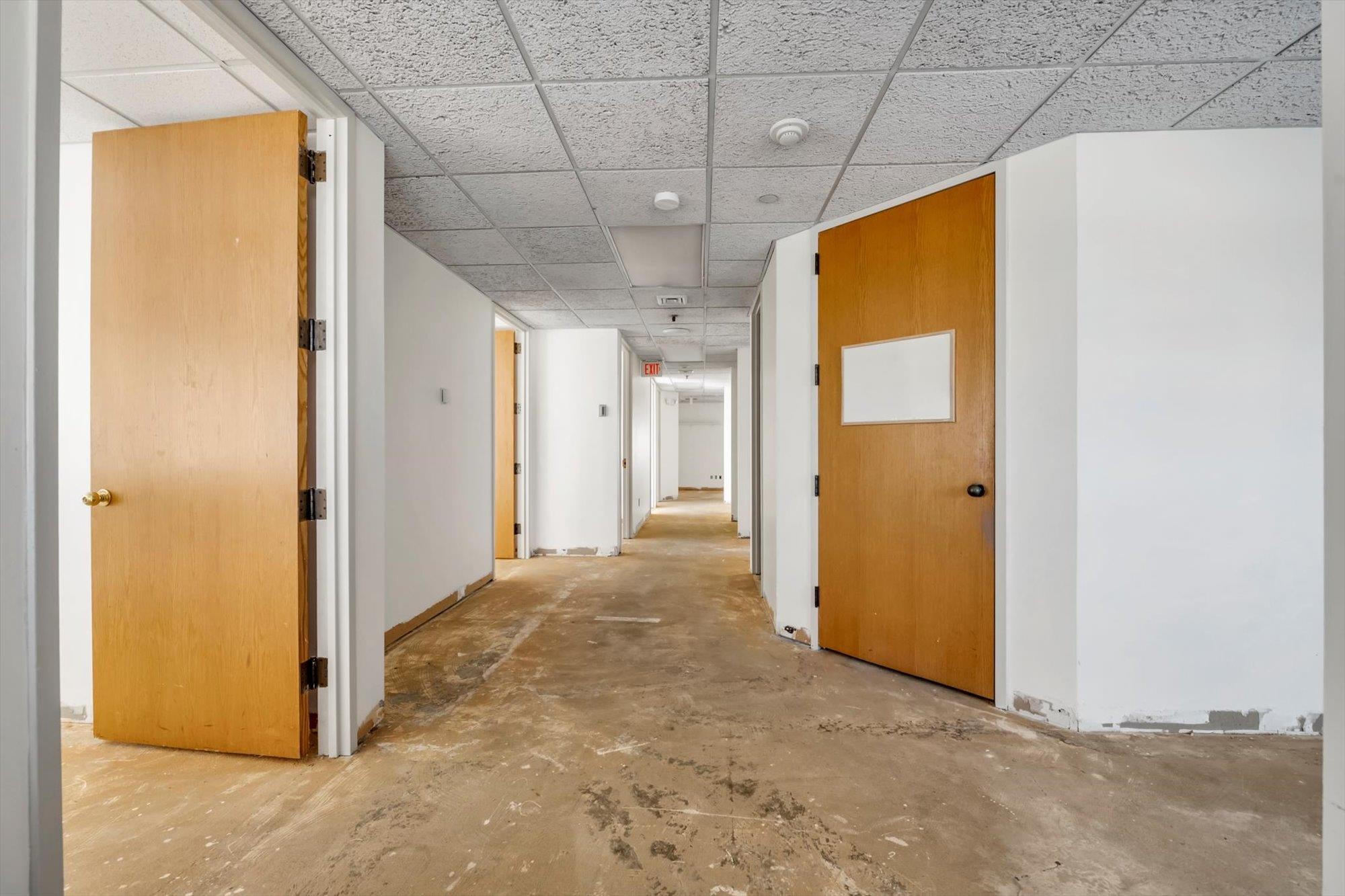 1 Summit Avenue 2nd Floor Property Photo 6