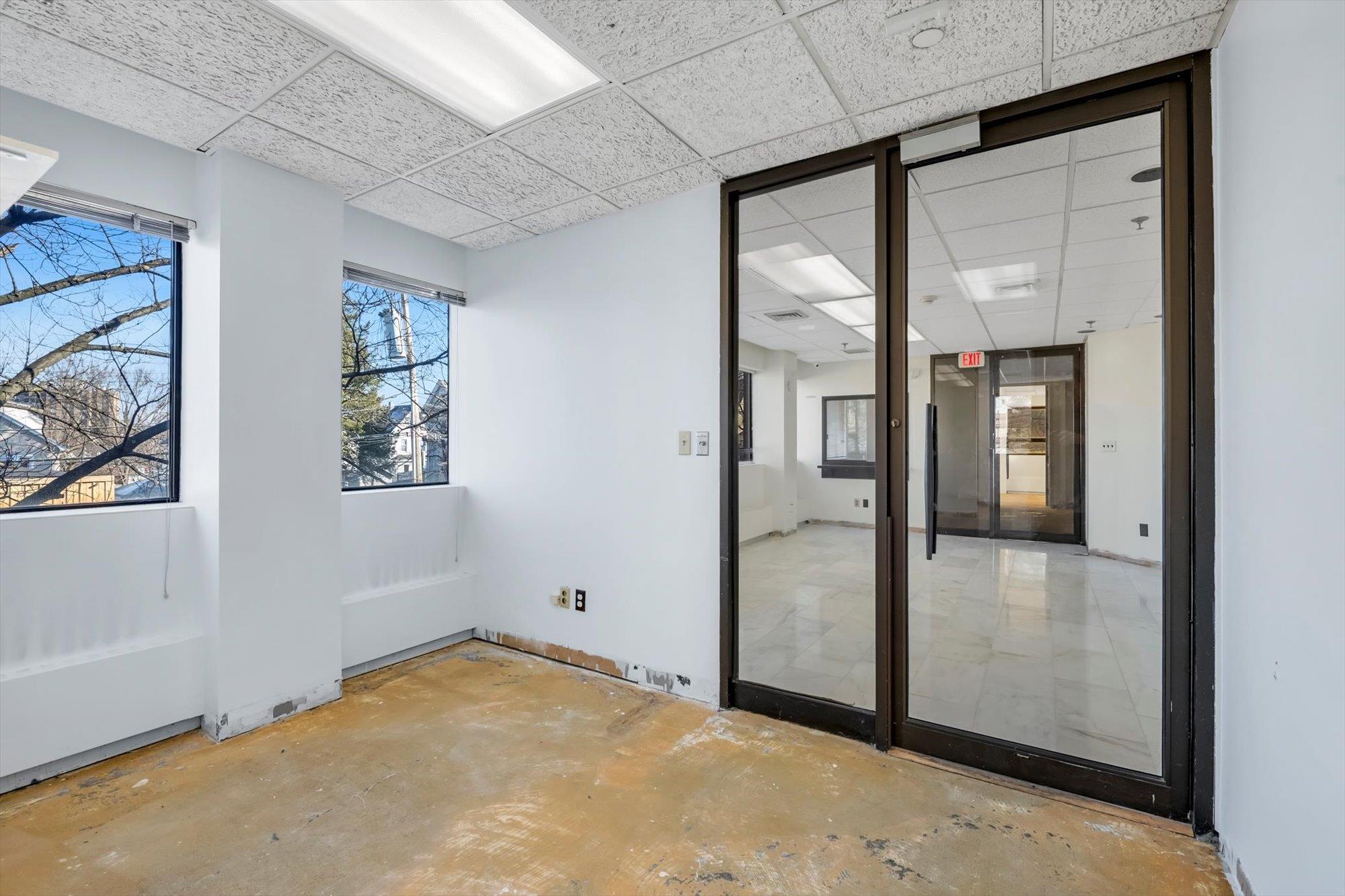 1 Summit Avenue 2nd Floor Property Photo 8