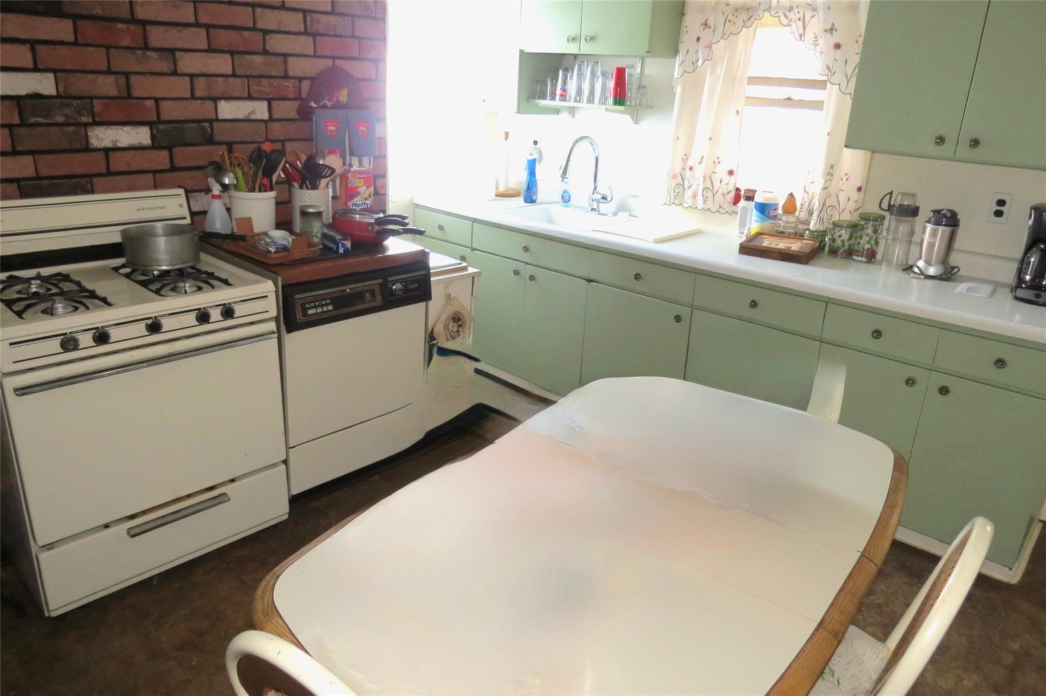 124 N Regent Street Property Photo 11