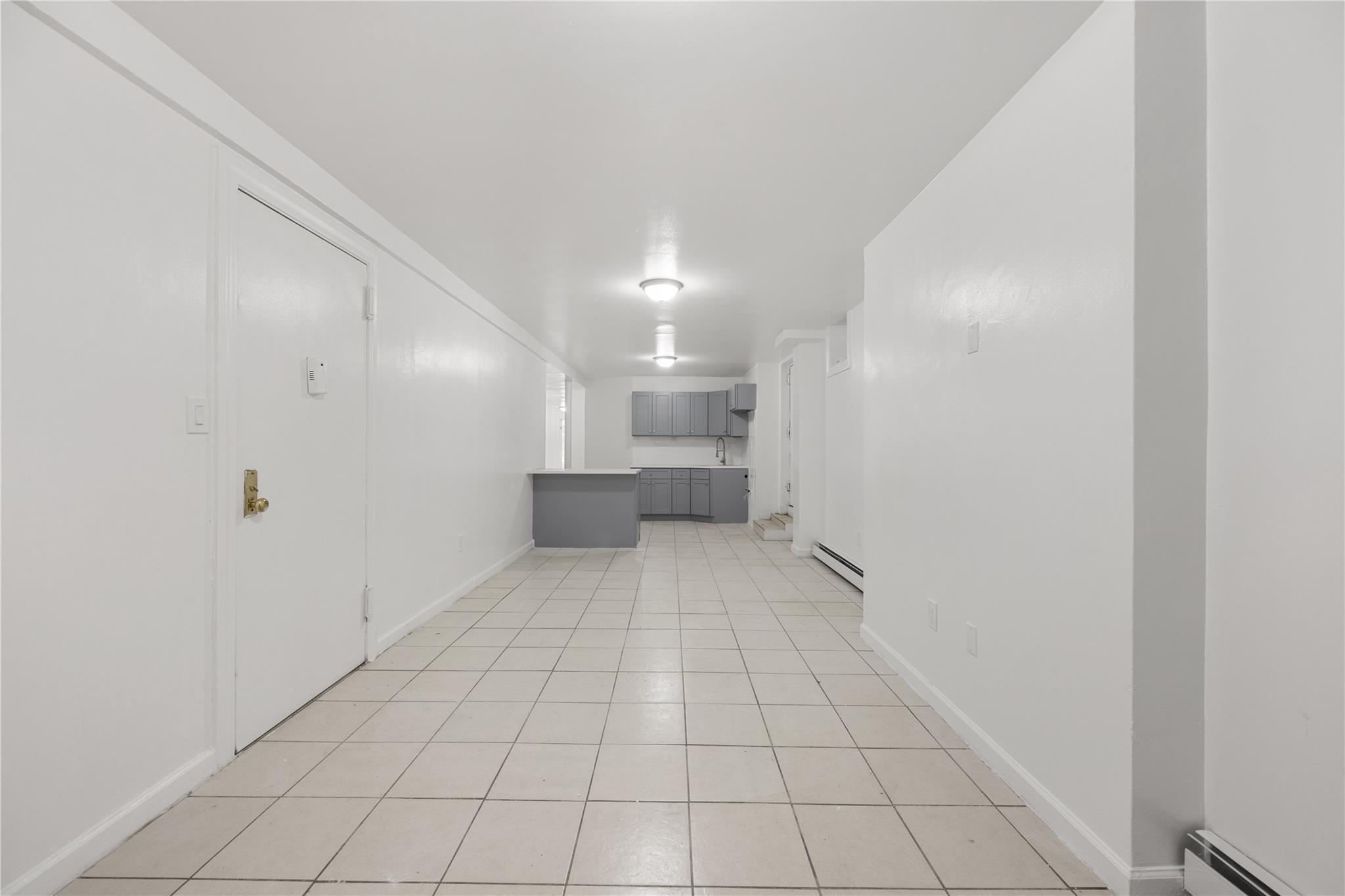 2039 Washington Ave Property Photo 8