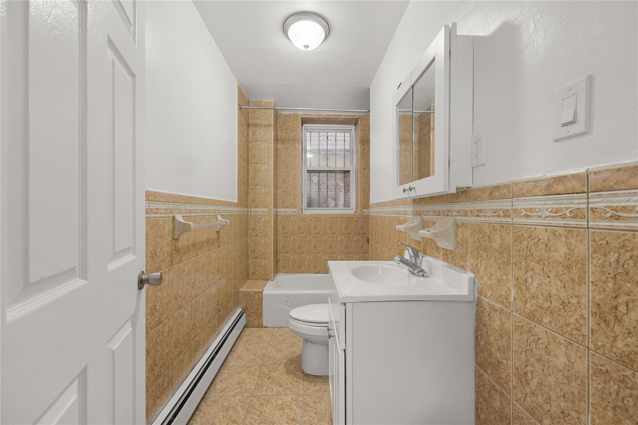 2039 Washington Ave Property Photo 10
