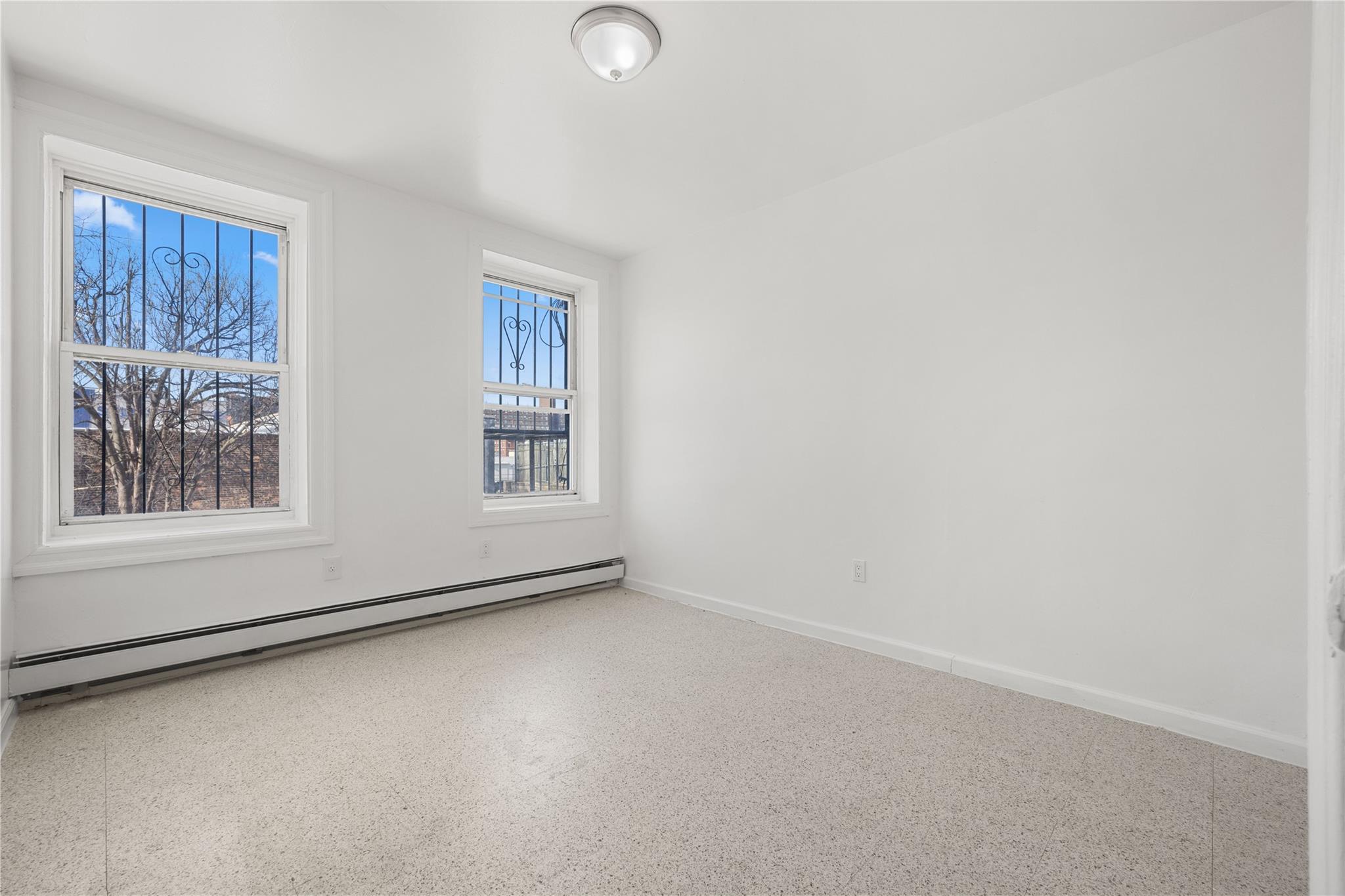 2039 Washington Ave Property Photo 16