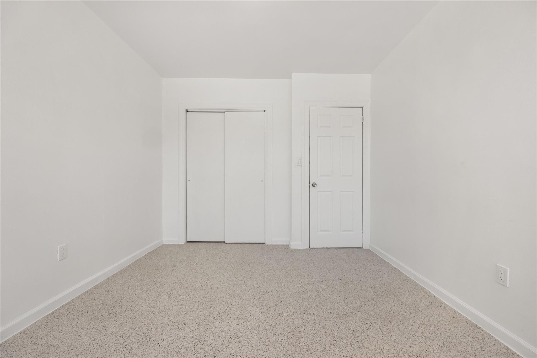 2039 Washington Ave Property Photo 17