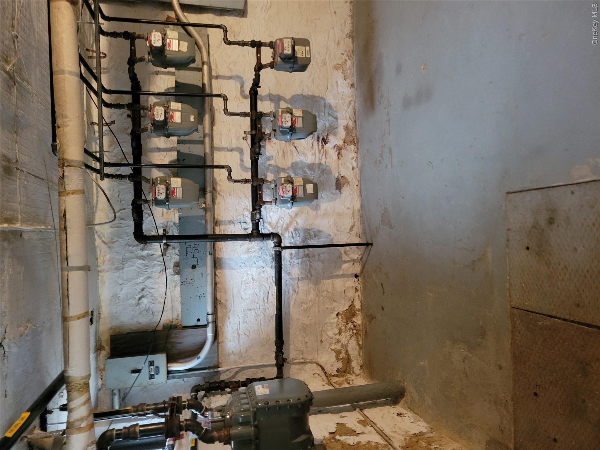 18-58 Cornelia Street Property Photo 6