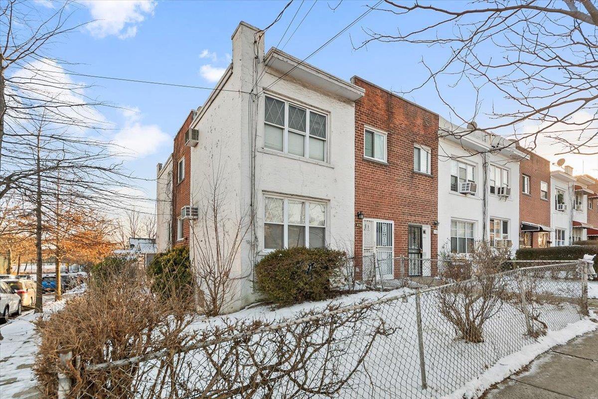 1764 Bartow Avenue Property Photo 1