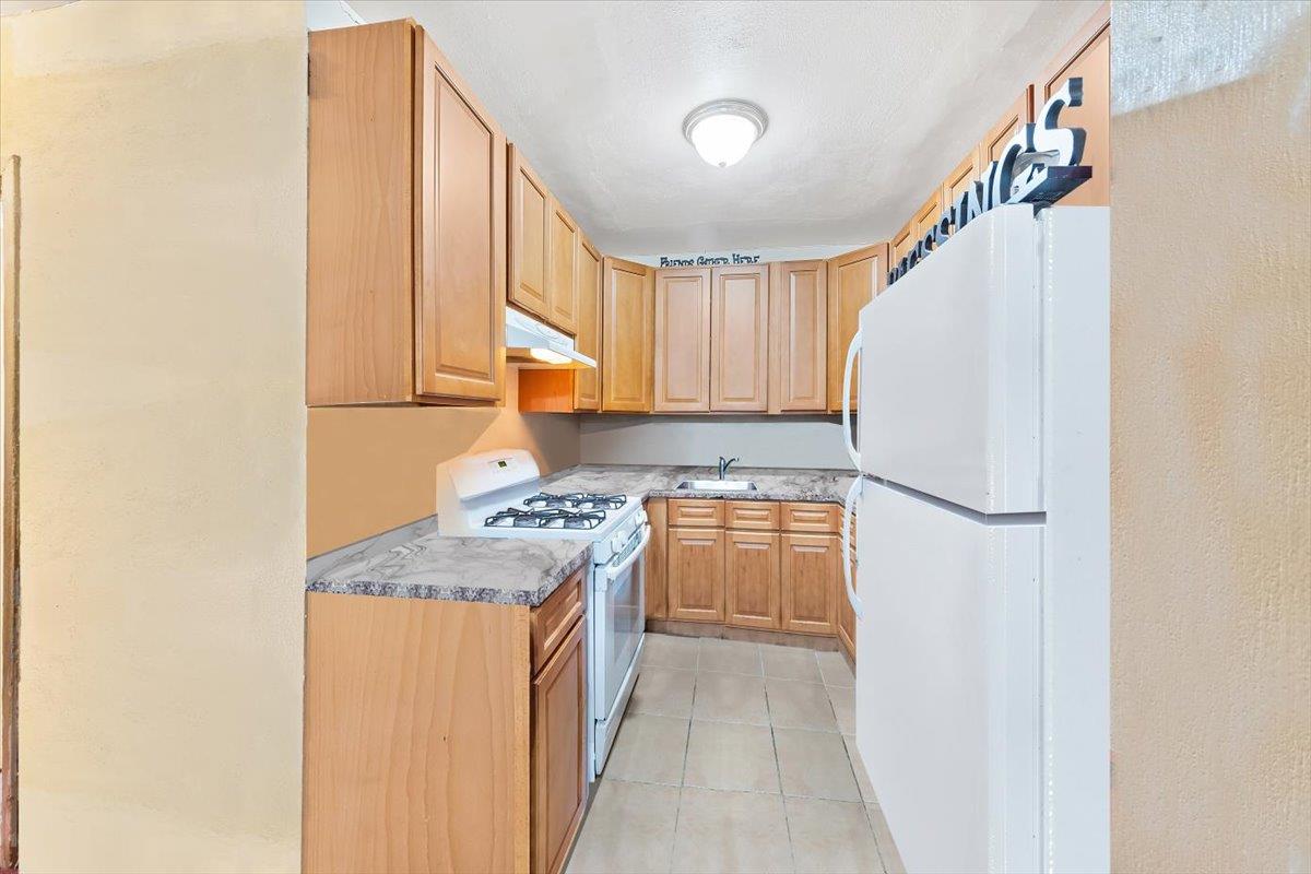 1764 Bartow Avenue Property Photo 6