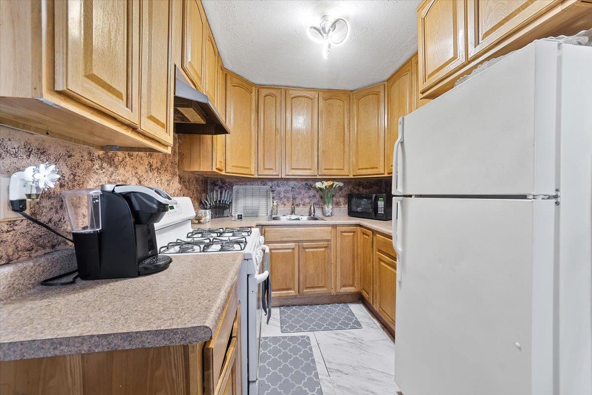 1764 Bartow Avenue Property Photo 20