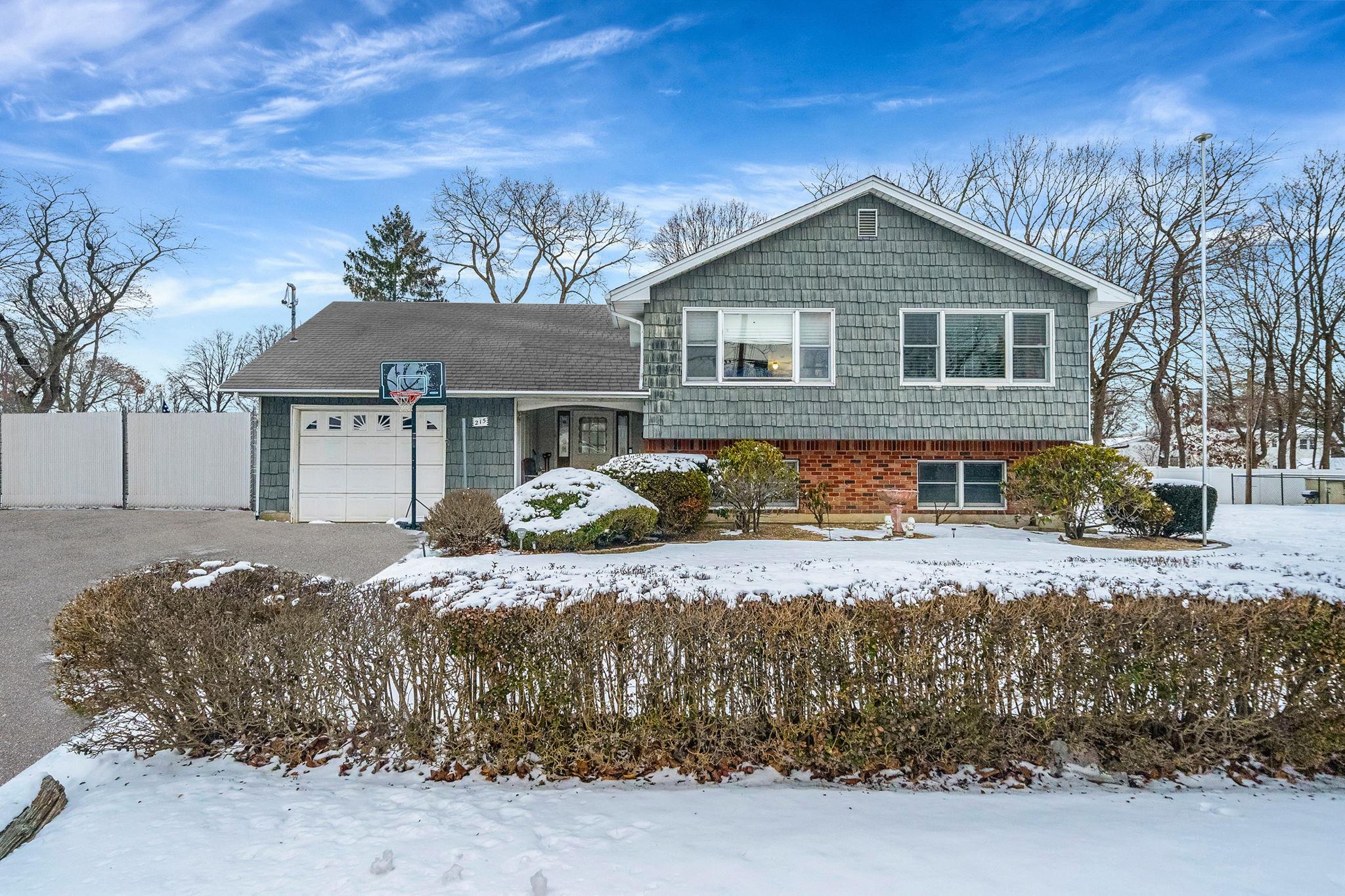 215 Eastwood Avenue Property Photo 1