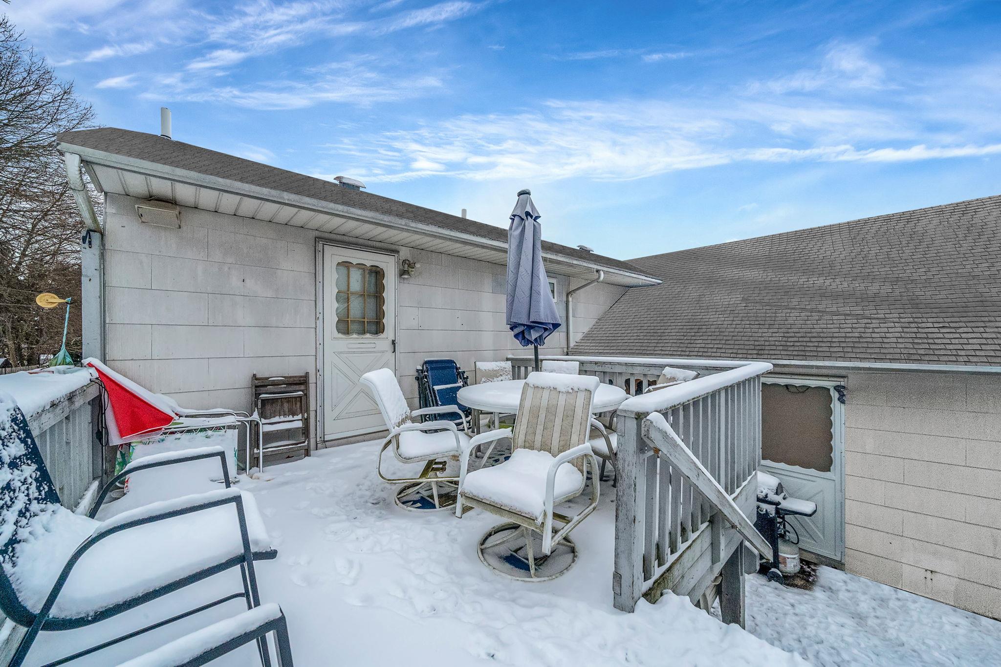 215 Eastwood Avenue Property Photo 2