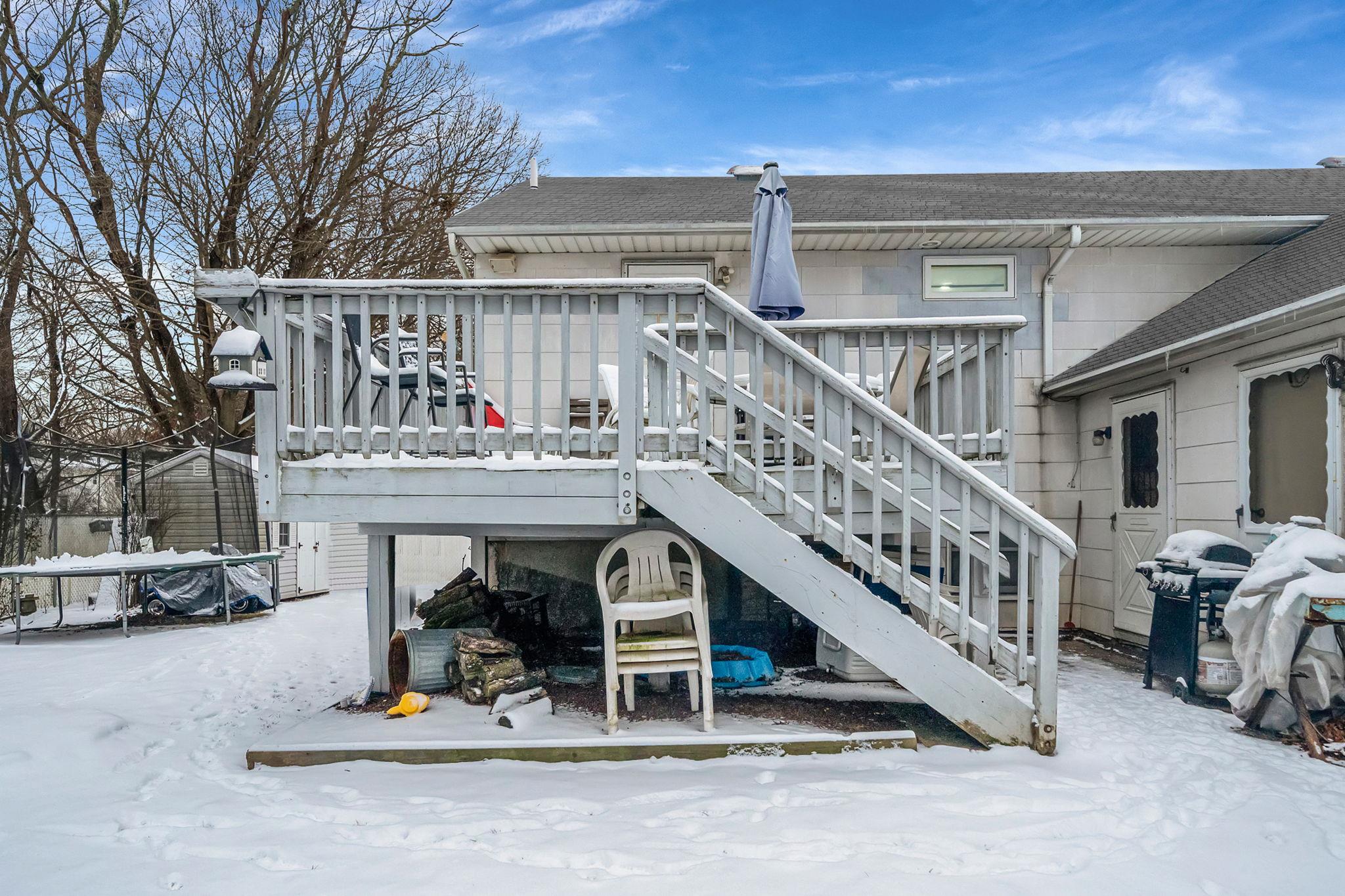 215 Eastwood Avenue Property Photo 4
