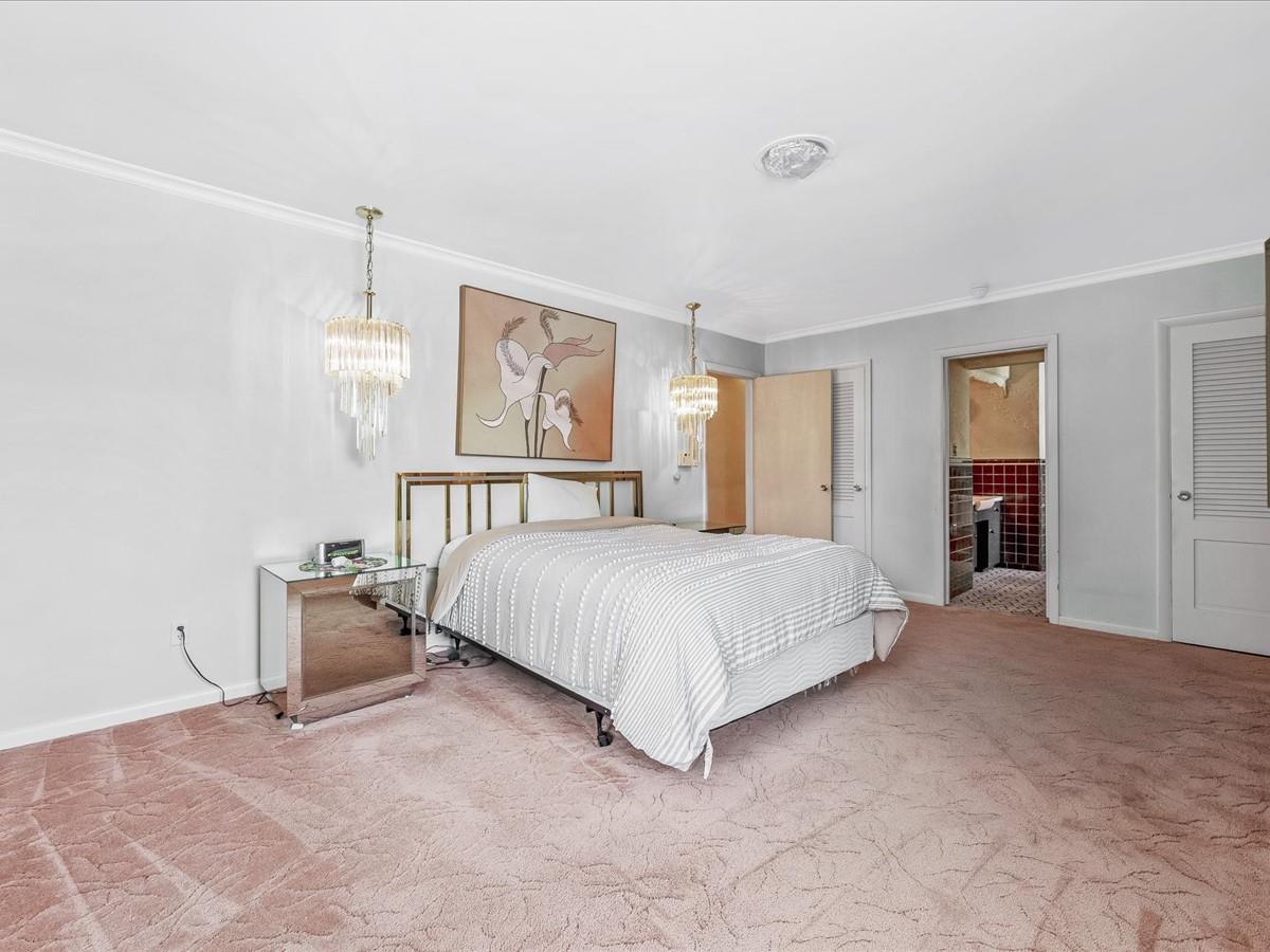 215-31 26 Avenue Property Photo 21
