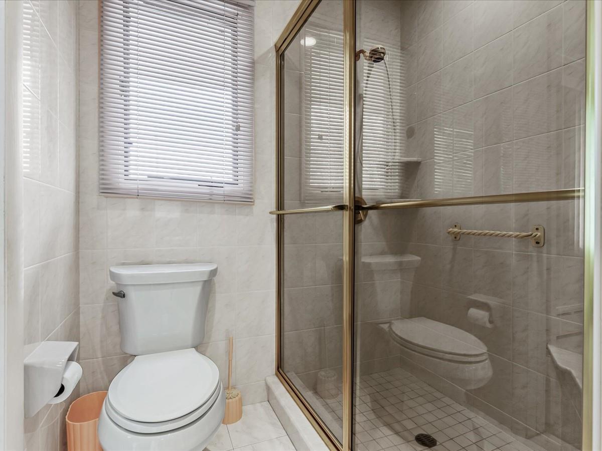 215-31 26 Avenue Property Photo 26