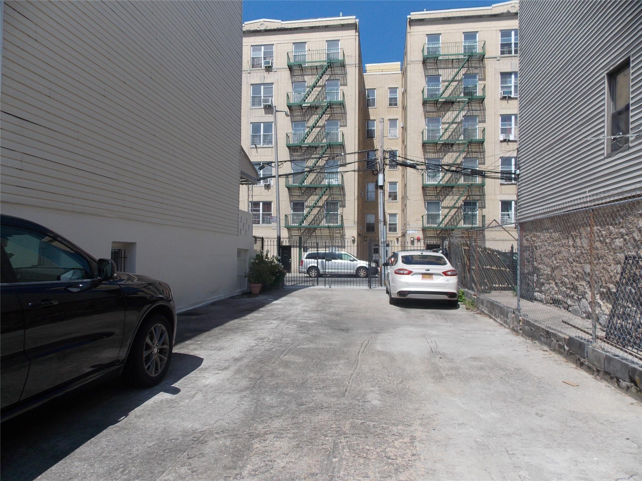 770 Jackson Ave. Property Photo