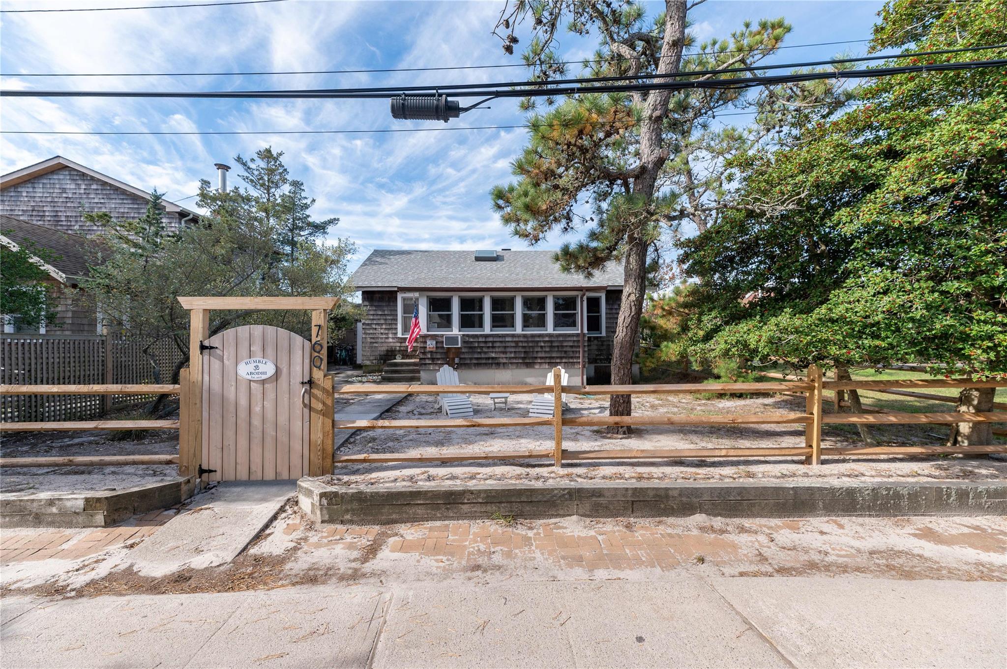 760 Surf Road Property Photo 2