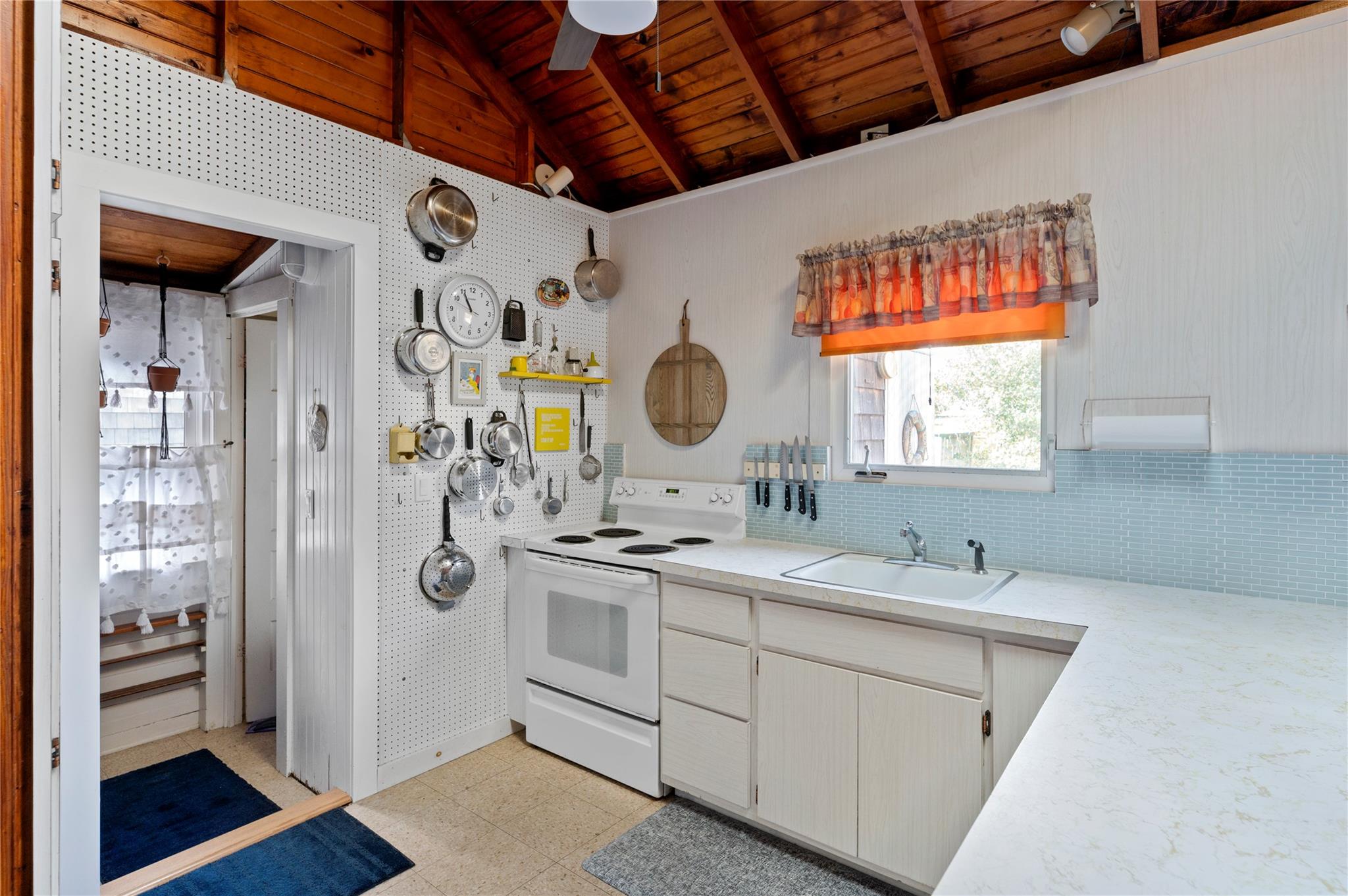 760 Surf Road Property Photo 10