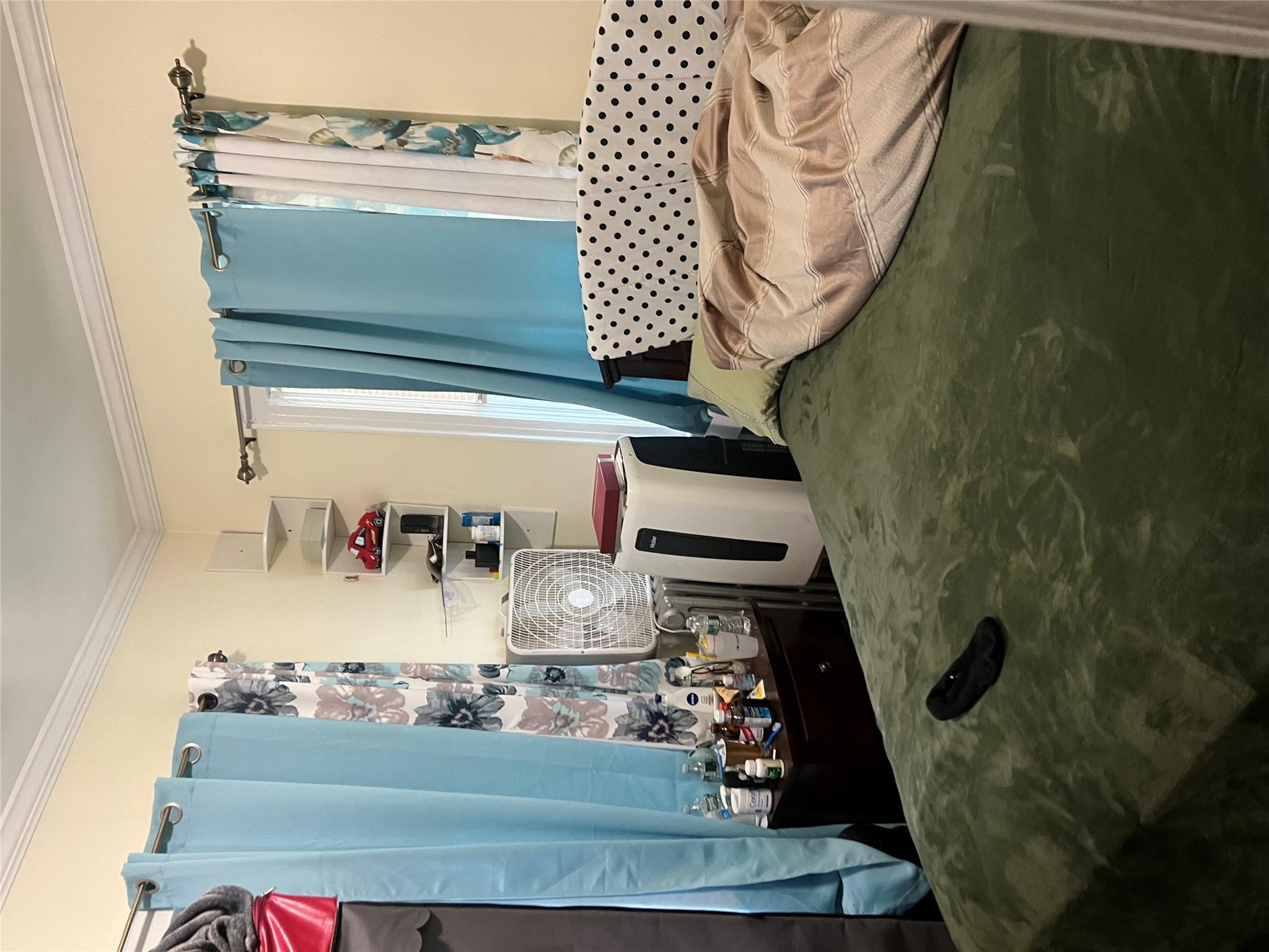 4026 Paulding Avenue Property Photo 4