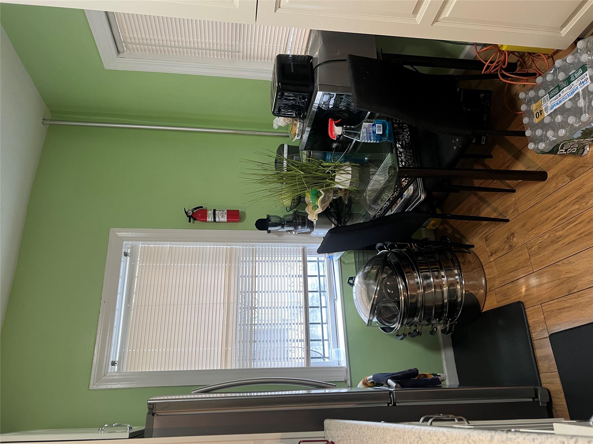 4026 Paulding Avenue Property Photo 10