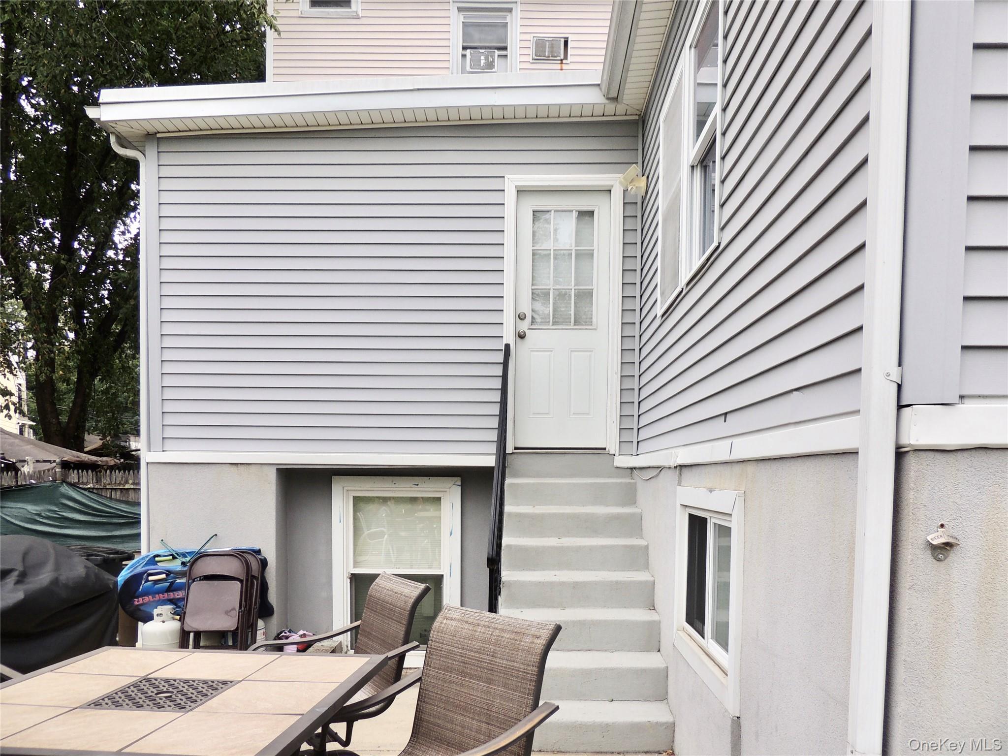212 Beekman Avenue Property Photo 25