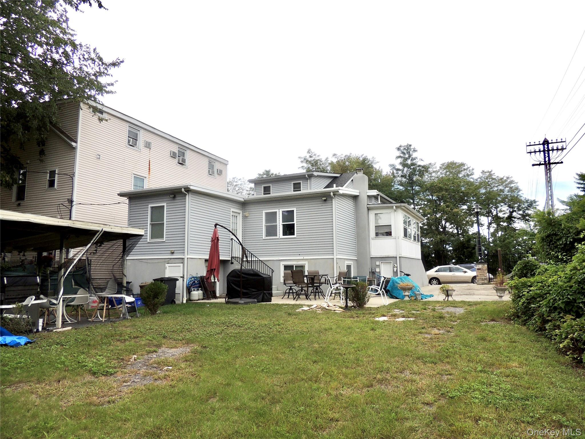 212 Beekman Avenue Property Photo 26