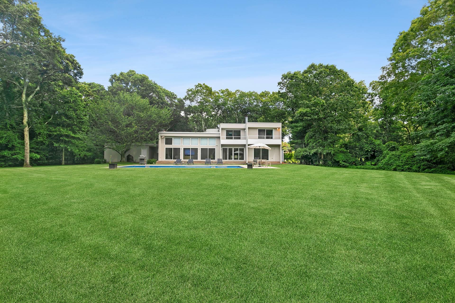 10 Fox Hollow Drive Property Photo 13