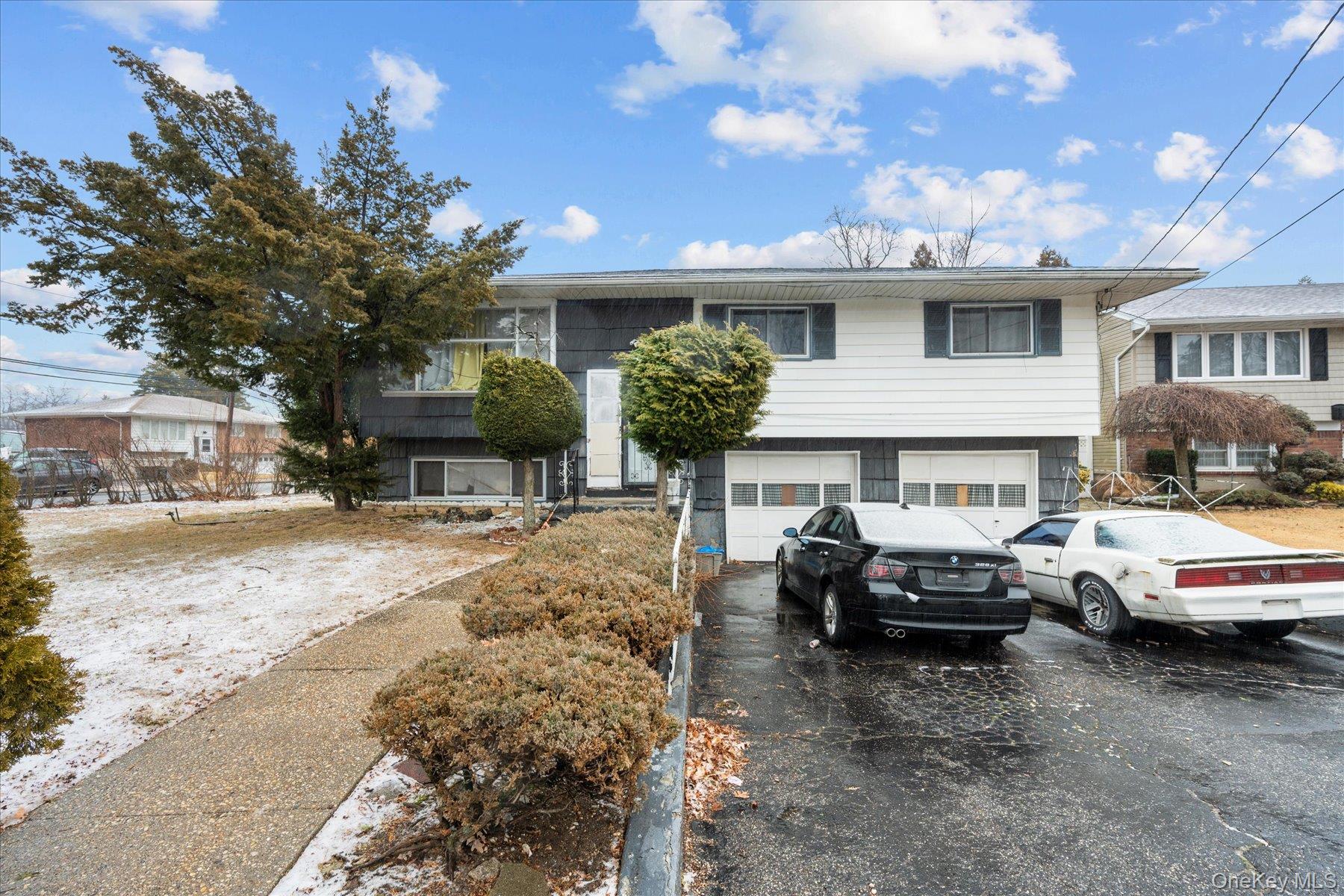 975 Little Neck Avenue Property Photo 1