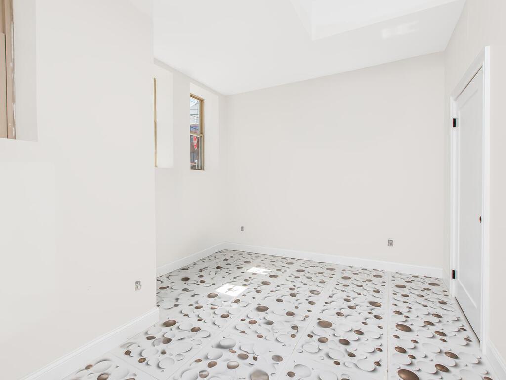 65 W 2nd Street 2 Property Photo 8