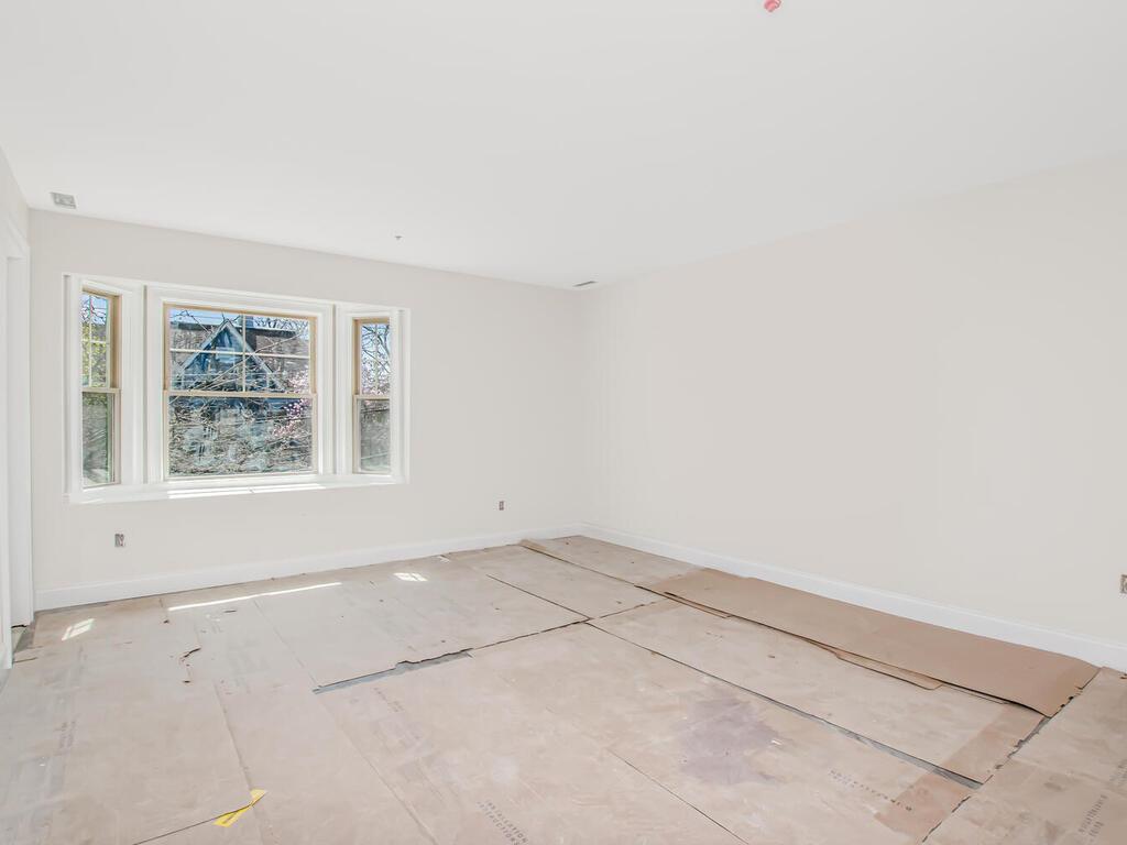 65 W 2nd Street 2 Property Photo 25