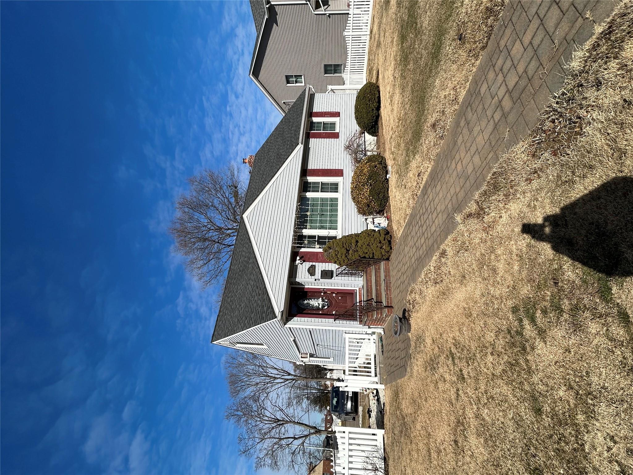 1096 Shelburne Drive Property Photo 2