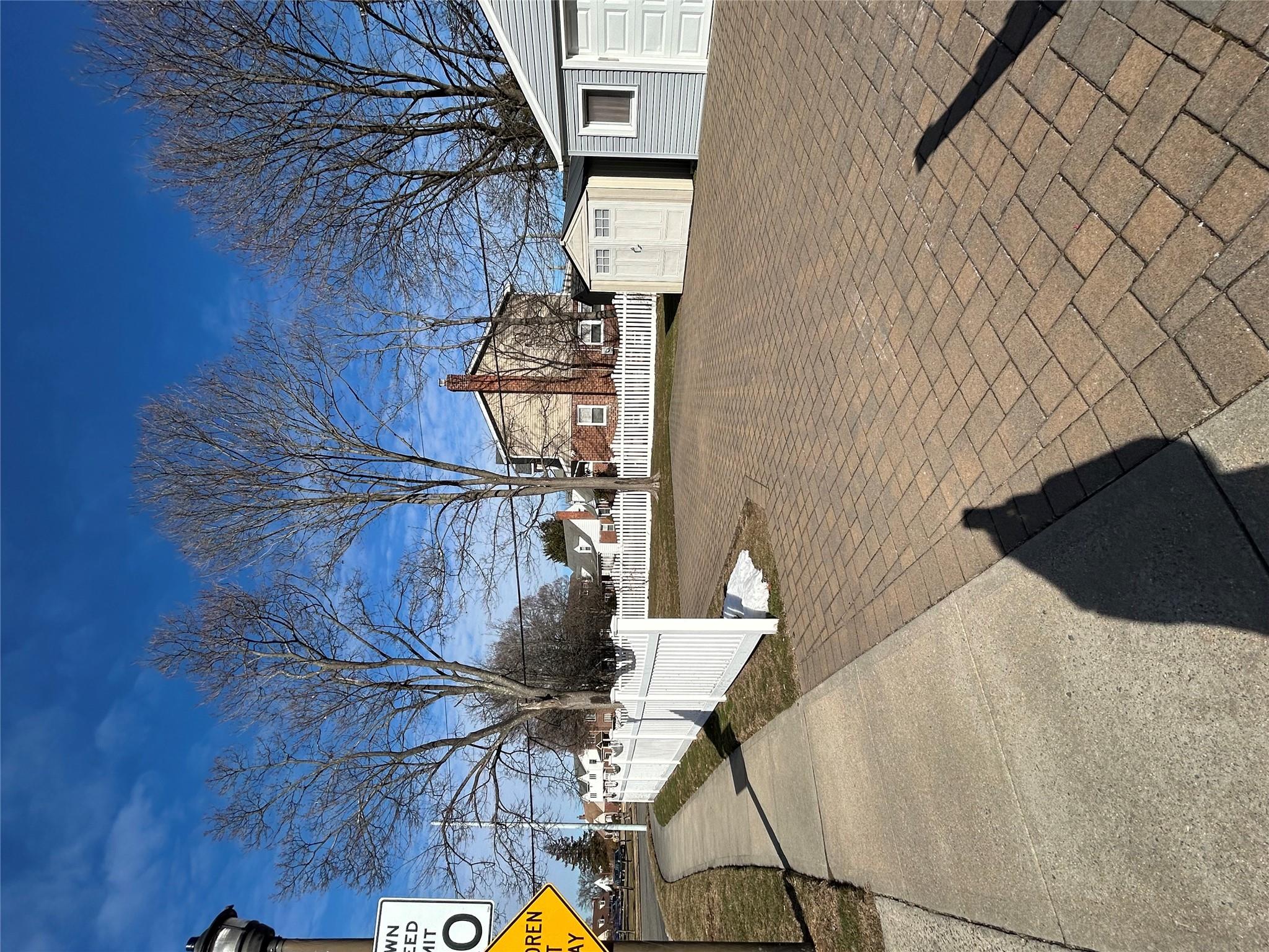 1096 Shelburne Drive Property Photo 3