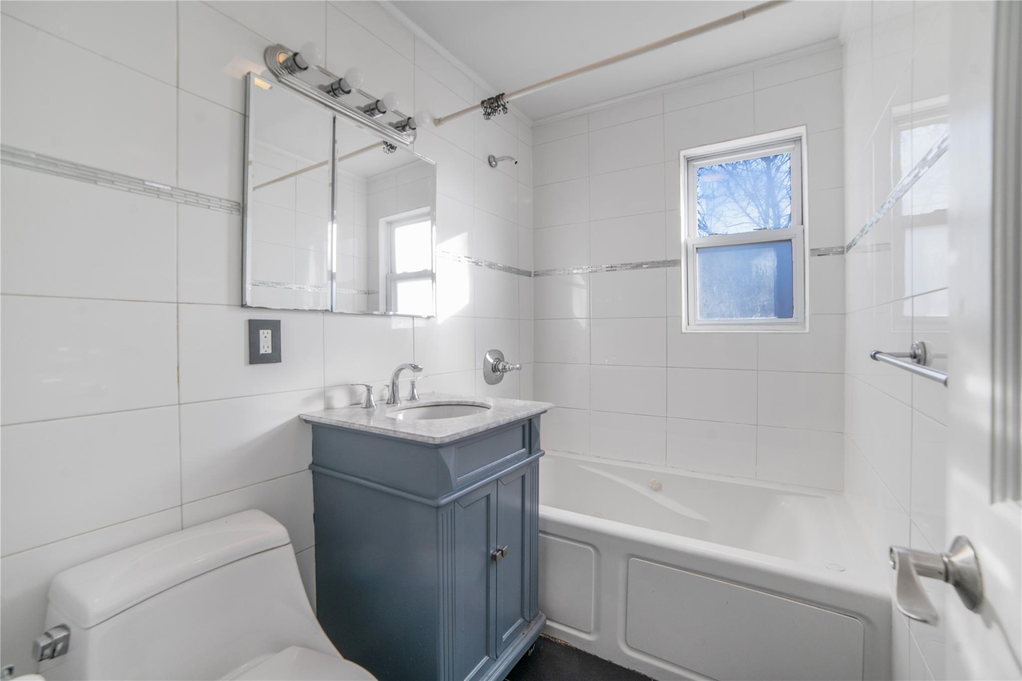 246-62 87th Avenue Property Photo 8