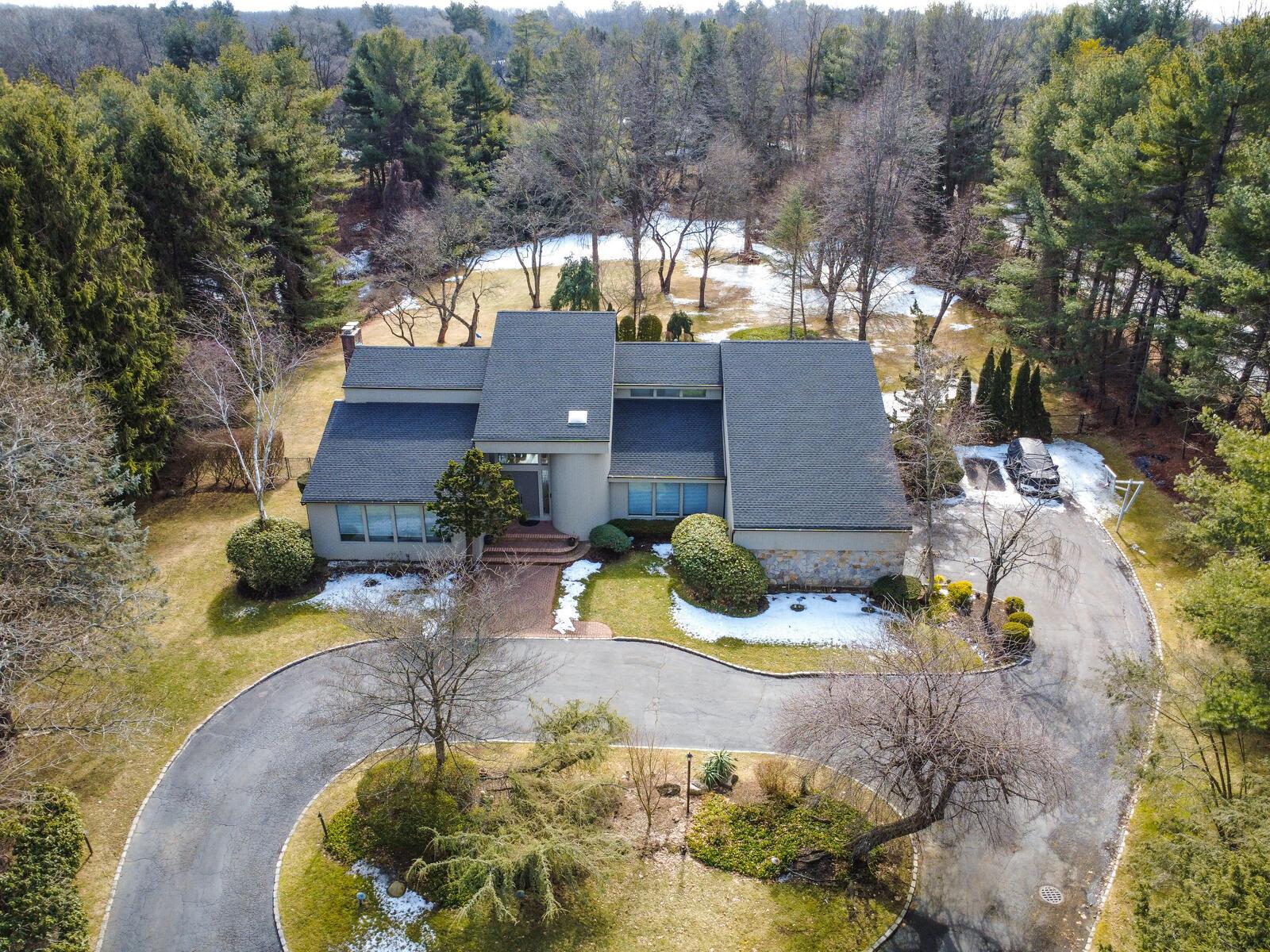 1 Meadowlark Lane Property Photo
